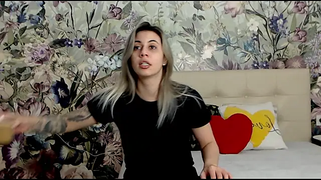 RoseDiamond06 online show from February 11, 12:37 pm