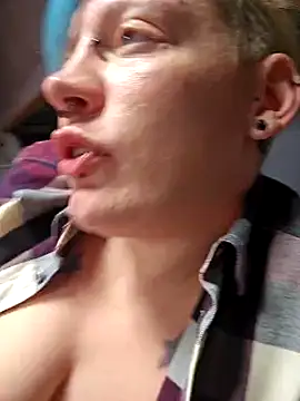 Snapshot of PinkTheHawk chatting on December 11, 7:25 pm PinkTheHawk online show from December 11, 7:25 pm