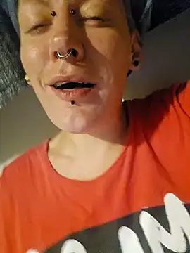 Snapshot of PinkTheHawk chatting on December 14, 3:15 pm PinkTheHawk online show from December 14, 3:15 pm