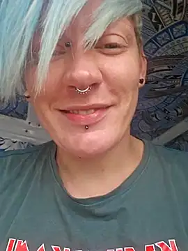 Snapshot of PinkTheHawk chatting on January 1, 8:58 pm PinkTheHawk online show from January 1, 8:58 pm