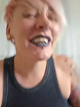 Snapshot of PinkTheHawk chatting on January 22, 10:26 pm PinkTheHawk online show from January 22, 10:26 pm