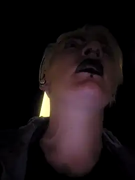 Snapshot of PinkTheHawk chatting on March 16, 1:38 am PinkTheHawk online show from March 16, 1:38 am