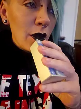 PinkTheHawk online show from April 2, 10:57 am