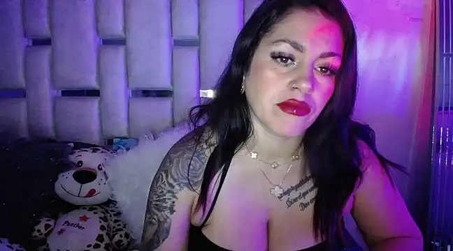 chelaqueen  online show from January 8, 10:58 pm