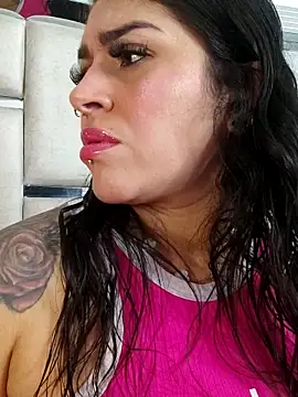 chelaqueen  online show from December 4, 12:09 am