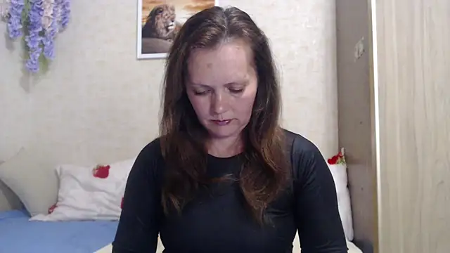 SheLion online show from October 19, 4:29 pm