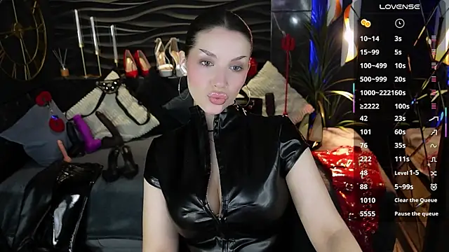 Snapshot of MistressDarsy chatting on August 2, 8:13 am MistressDarsy online show from August 2, 8:13 am