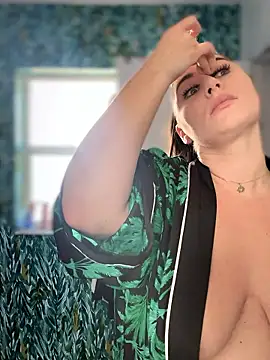 lovely beast online show from January 9, 5:59 pm