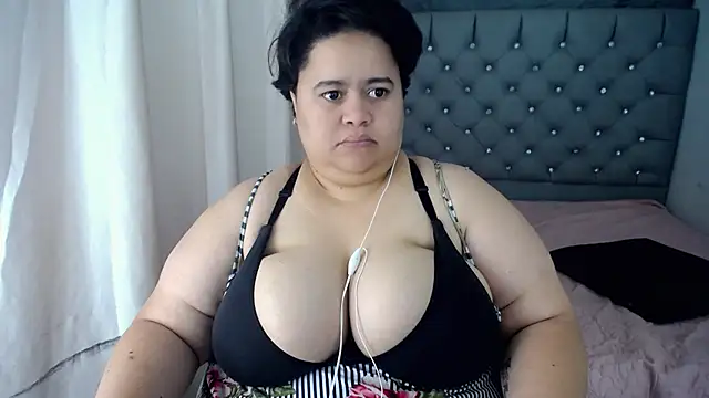 hotlesby4uxxx online show from December 16, 5:00 pm