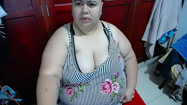 Snapshot of hotlesby4uxxx chatting on June 26, 2:32 pm hotlesby4uxxx online show from June 26, 2:32 pm