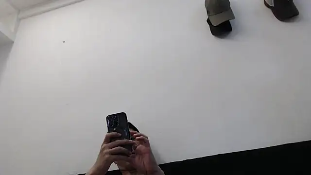 Snapshot of SebastianReiss chatting on February 12, 10:15 pm SebastianReiss online show from February 12, 10:15 pm