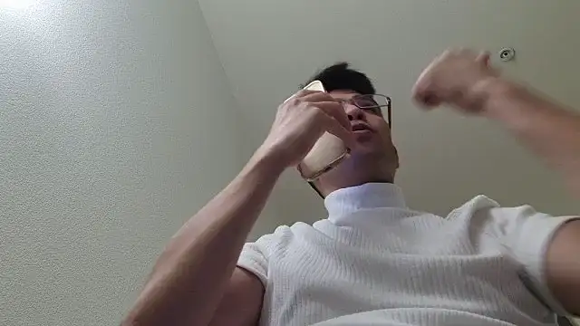 Snapshot of SebastianReiss chatting on June 17, 4:48 am SebastianReiss online show from June 17, 4:48 am