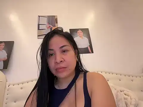 Snapshot of Tightwetholesxx chatting on March 9, 6:39 am Tightwetholesxx online show from March 9, 6:39 am