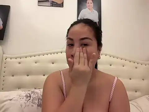 Snapshot of Tightwetholesxx chatting on March 11, 1:11 am Tightwetholesxx online show from March 11, 1:11 am