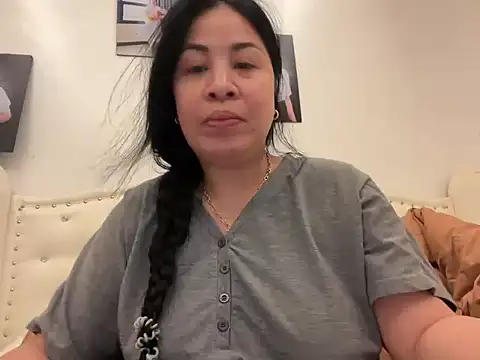 Snapshot of Tightwetholesxx chatting on March 31, 2:35 am Tightwetholesxx online show from March 31, 2:35 am