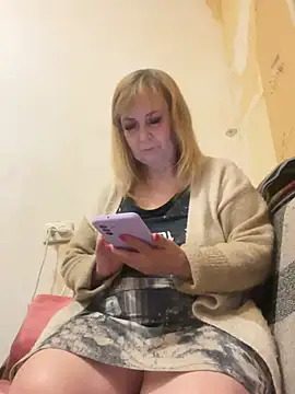 Snapshot of Irina2909@xh chatting on May 5, 11:35 pm Irina2909xh online show from May 5, 11:35 pm