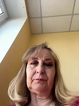 Snapshot of Irina2909@xh chatting on May 7, 8:42 am Irina2909xh online show from May 7, 8:42 am