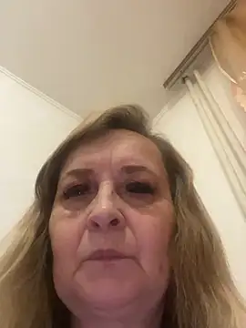 Snapshot of Irina2909@xh chatting on May 10, 7:41 pm Irina2909xh online show from May 10, 7:41 pm