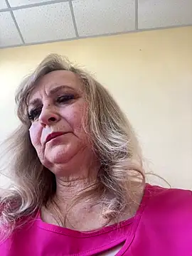 Snapshot of Irina2909@xh chatting on June 5, 8:53 am Irina2909xh online show from June 5, 8:53 am
