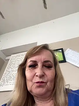 Snapshot of Irina2909@xh chatting on June 15, 8:49 am Irina2909xh online show from June 15, 8:49 am