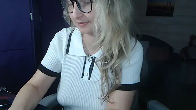 Snapshot of RubiLakros chatting on May 4, 7:10 pm RubiLakros online show from May 4, 7:10 pm