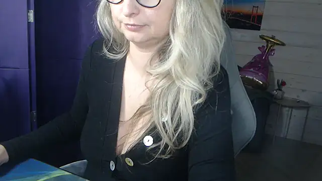 Snapshot of RubiLakros chatting on May 12, 7:55 pm RubiLakros online show from May 12, 7:55 pm