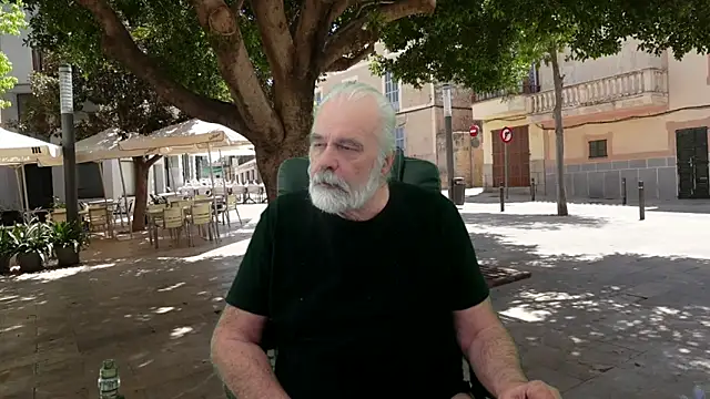Snapshot of madriano chatting on May 20, 4:35 pm madriano online show from May 20, 4:35 pm
