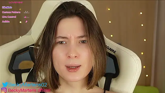 BeckyMartens online show from December 3, 1:30 am