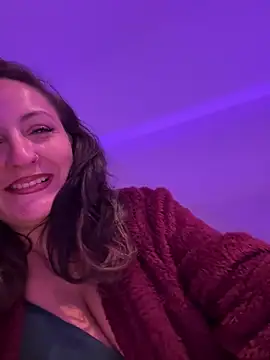 itsCassie online show from February 4, 2:12 pm