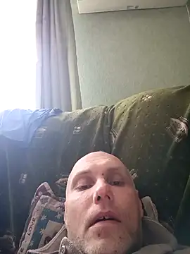 Snapshot of Sam_Colt chatting on April 25, 12:19 pm Sam Colt online show from April 25, 12:19 pm