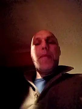 Snapshot of Sam_Colt chatting on May 1, 6:56 pm Sam Colt online show from May 1, 6:56 pm