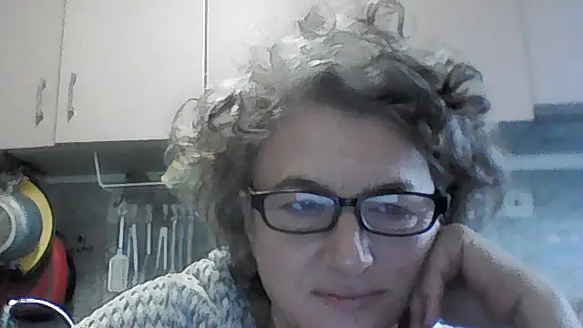 Sunnylarrah online show from September 24, 5:11 am