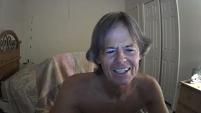 Snapshot of nakeedcowboi65 chatting on June 27, 9:14 am nakeedcowboi65 online show from June 27, 9:14 am