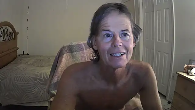 Snapshot of nakeedcowboi65 chatting on July 4, 10:21 am nakeedcowboi65 online show from July 4, 10:21 am