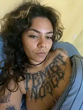 Snapshot of donnaluna chatting on October 17, 1:35 pm donnaluna online show from October 17, 1:35 pm