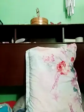 QueenSoreal online show from April 4, 5:43 pm