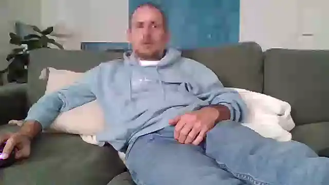 Snapshot of verylargecock chatting on September 15, 11:10 am verylargecock online show from September 15, 11:10 am