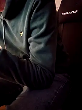 verylargecock online show from December 3, 9:40 am