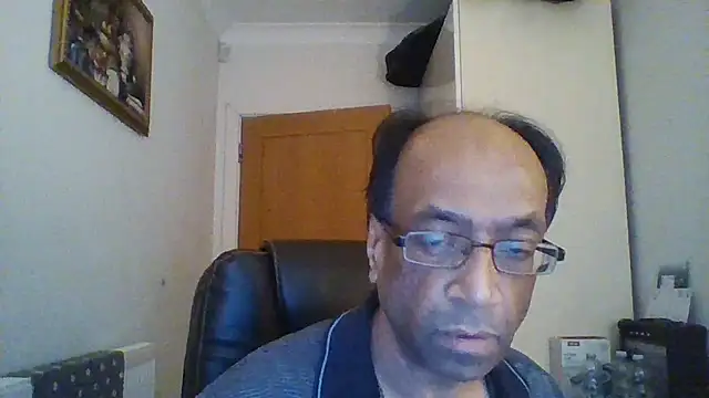 Snapshot of rauncher1 chatting on December 2, 9:02 am rauncher1 online show from December 2, 9:02 am