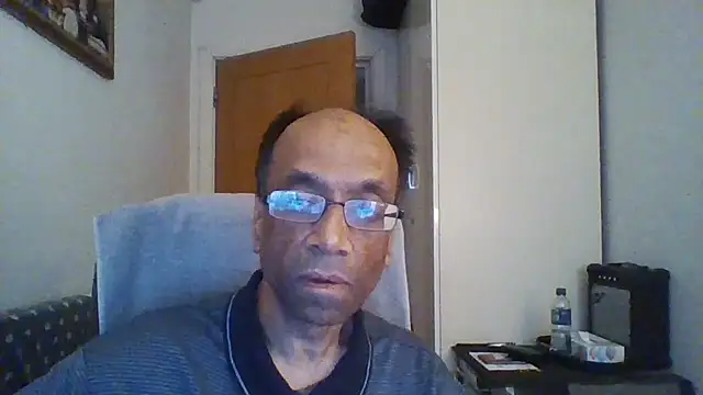 Snapshot of rauncher1 chatting on October 2, 8:32 am rauncher1 online show from October 2, 8:32 am