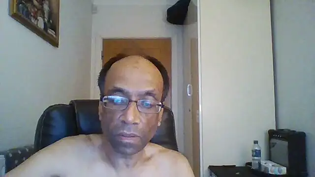 Snapshot of rauncher1 chatting on October 9, 9:40 am rauncher1 online show from October 9, 9:40 am