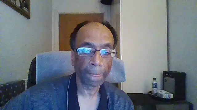 Snapshot of rauncher1 chatting on October 13, 8:36 am rauncher1 online show from October 13, 8:36 am