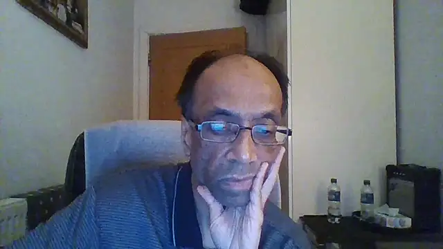 Snapshot of rauncher1 chatting on October 15, 11:27 pm rauncher1 online show from October 15, 11:27 pm