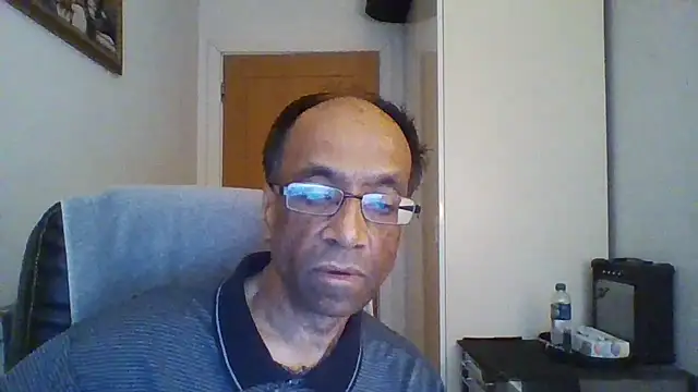 Snapshot of rauncher1 chatting on October 17, 9:01 am rauncher1 online show from October 17, 9:01 am