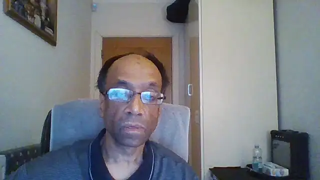 Snapshot of rauncher1 chatting on October 21, 8:15 am rauncher1 online show from October 21, 8:15 am