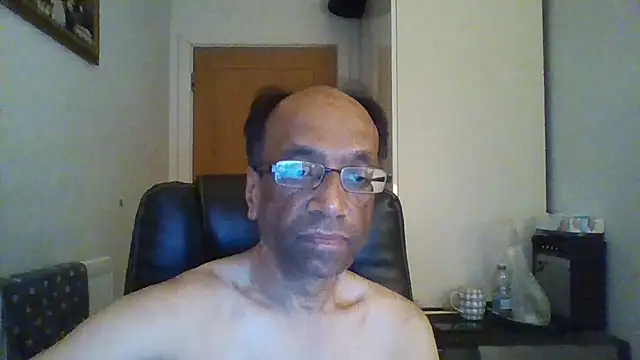 Snapshot of rauncher1 chatting on October 28, 7:01 am rauncher1 online show from October 28, 7:01 am