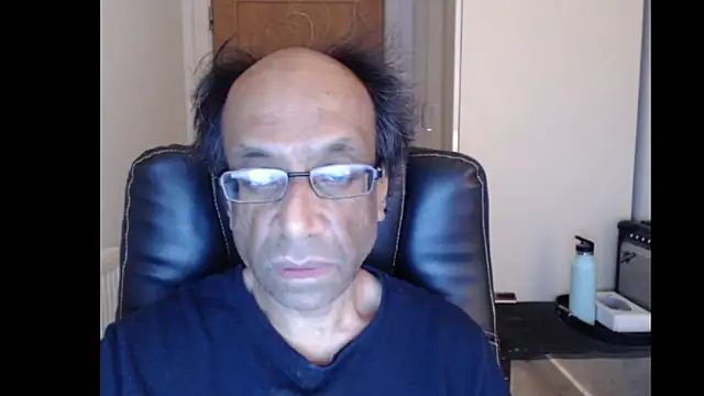 Snapshot of rauncher1 chatting on May 29, 12:19 am rauncher1 online show from May 29, 12:19 am