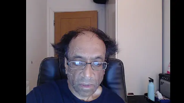 Snapshot of rauncher1 chatting on June 22, 8:22 am rauncher1 online show from June 22, 8:22 am