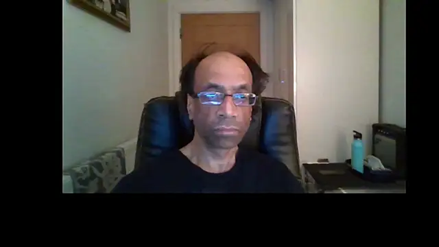 Snapshot of rauncher1 chatting on July 11, 12:57 am rauncher1 online show from July 11, 12:57 am