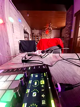 Snapshot of neegrr chatting on February 18, 7:59 am neegrr online show from February 18, 7:59 am